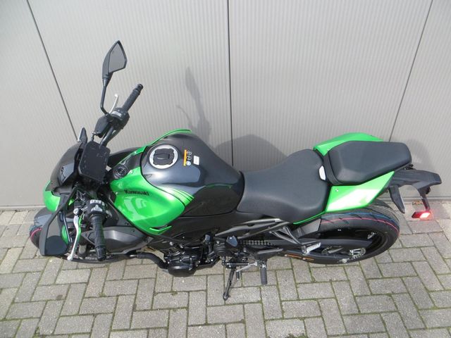 kawasaki - z900