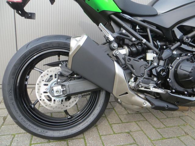 kawasaki - z900
