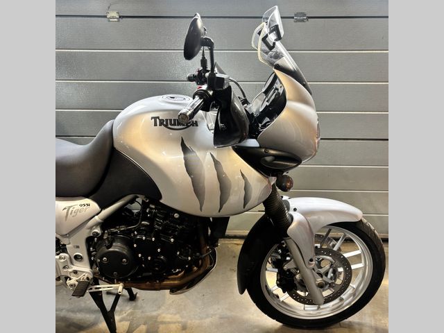 triumph - 955-i-tiger