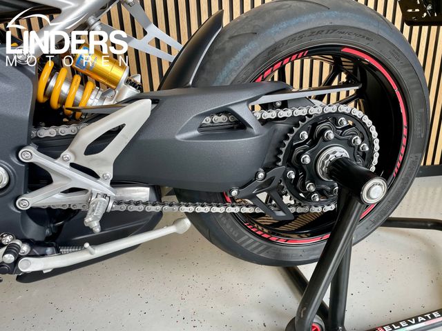 triumph - speed-triple-1200-rs