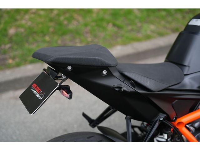 ktm - 1390-super-duke-r-evo