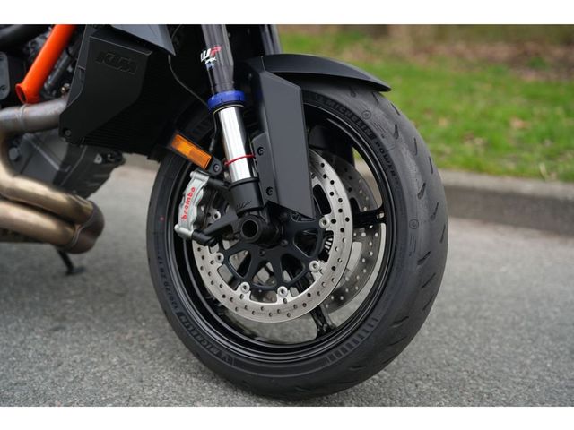 ktm - 1390-super-duke-r-evo