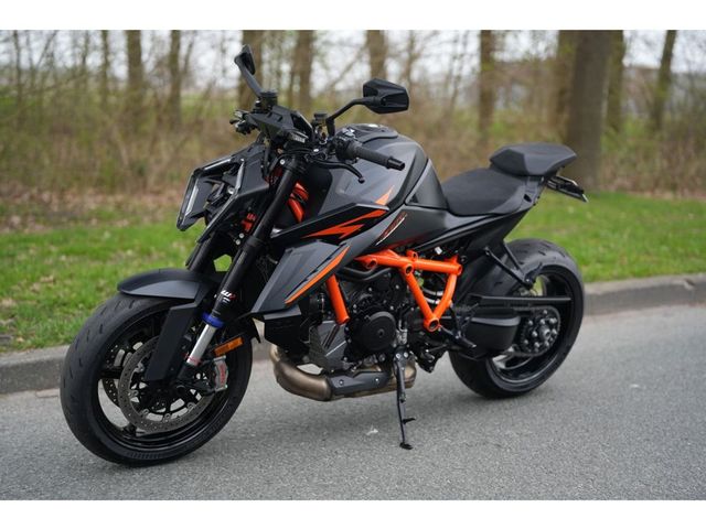 ktm - 1390-super-duke-r-evo