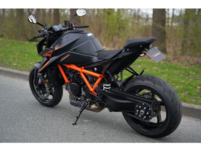 ktm - 1390-super-duke-r-evo