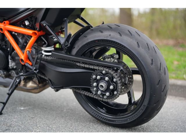 ktm - 1390-super-duke-r-evo