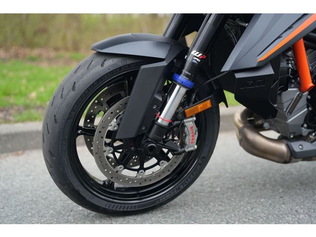 ktm - 1390-super-duke-r-evo