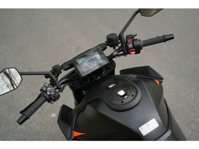 ktm - 1390-super-duke-r-evo
