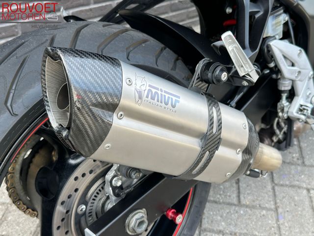suzuki - gsr-750-a