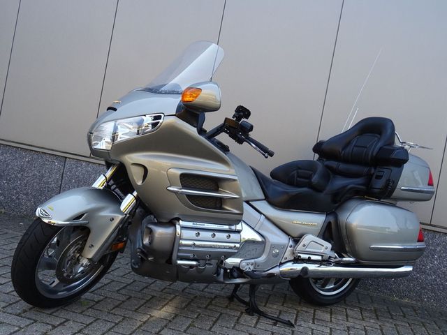 honda - gl-1800-goldwing