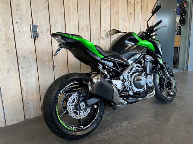 kawasaki - z900