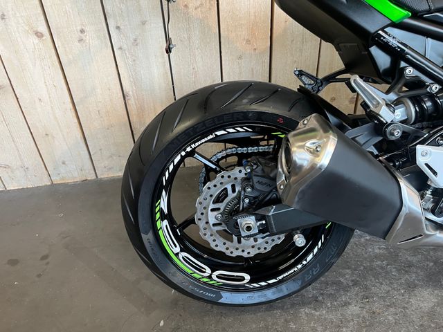 kawasaki - z900