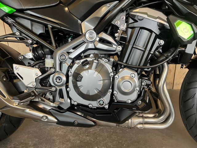 kawasaki - z900
