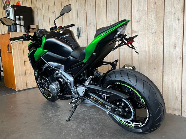 kawasaki - z900