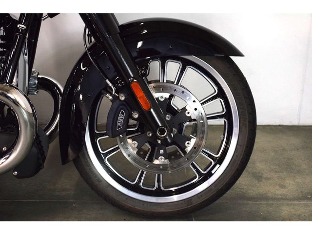 bmw - r-18-b