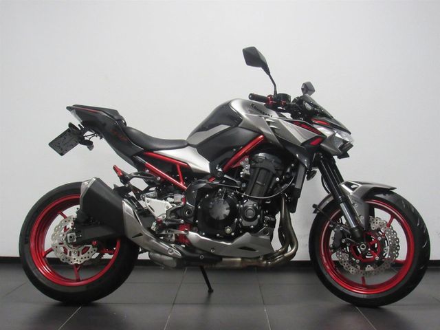 kawasaki - z900