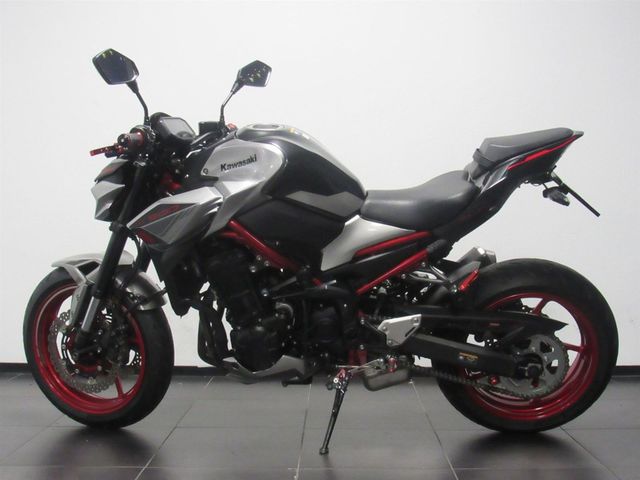 kawasaki - z900