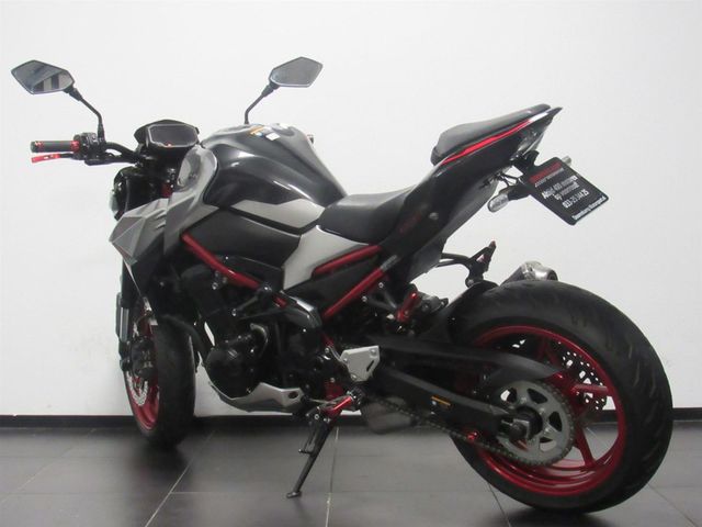 kawasaki - z900