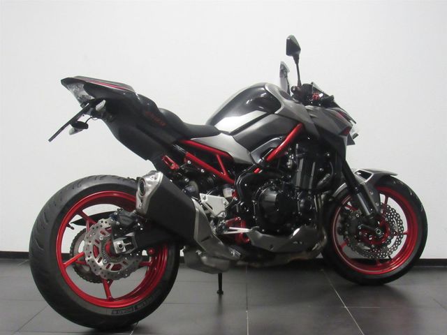 kawasaki - z900