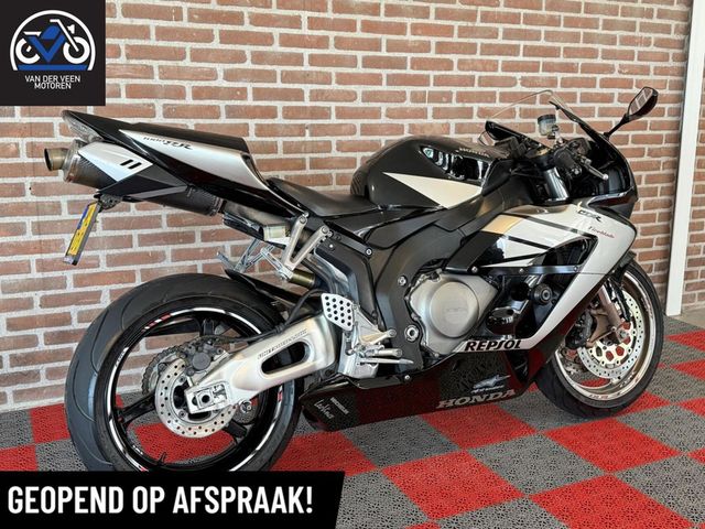 honda - cbr-1000-rr-fireblade