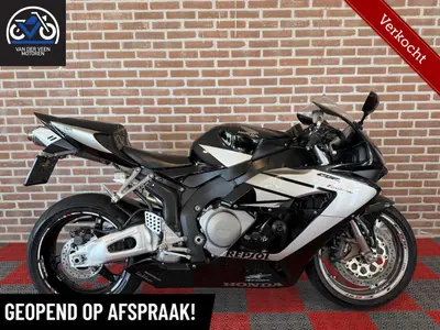 HONDA CBR 1000 RR FIREBLADE – foto 2