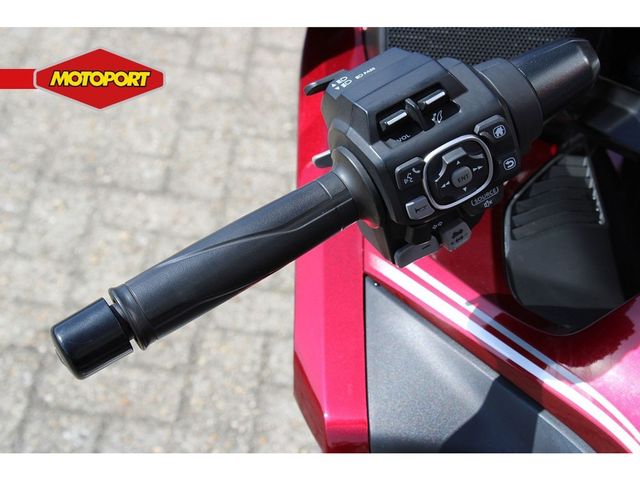 honda - gl-1800-goldwing-dct