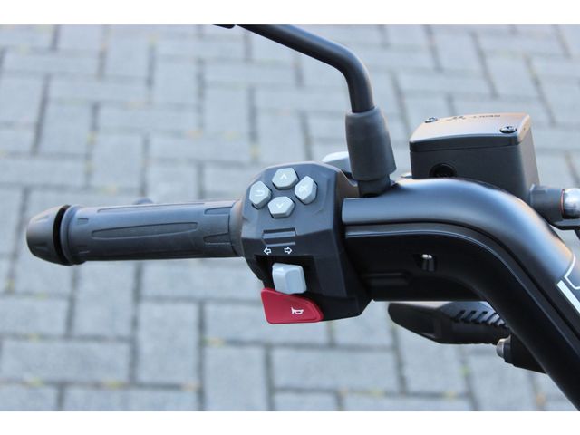 bmw - ce-02