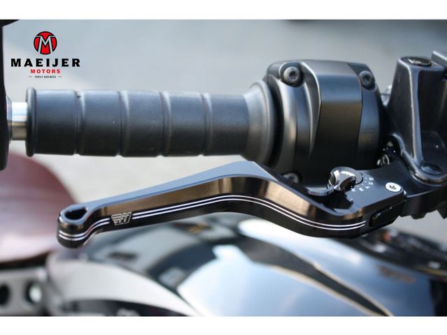 indian - scout-bobber-twenty