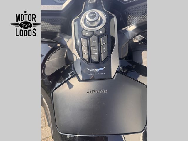 honda - gl-1800-goldwing-tour-dct