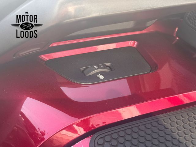 honda - gl-1800-goldwing-tour-dct