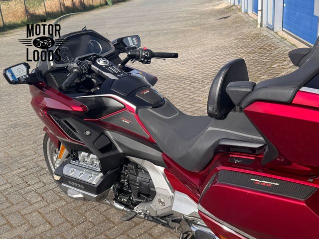 honda - gl-1800-goldwing-tour-dct