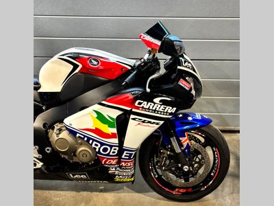 HONDA CBR 1000 RR FIREBLADE – foto 2