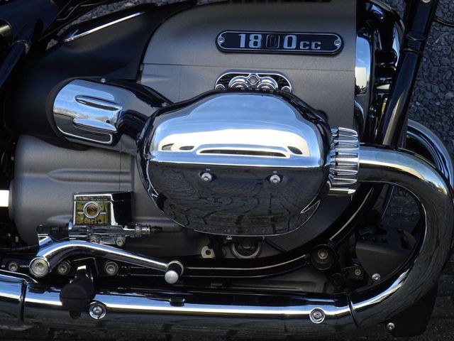 bmw - r-18