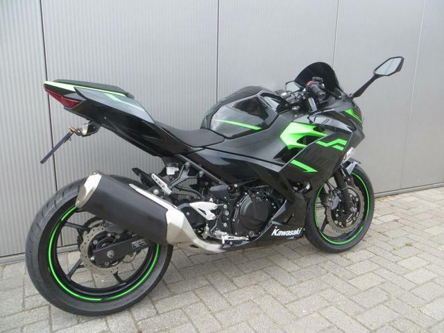 kawasaki - ninja-400