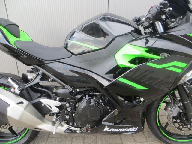 kawasaki - ninja-400