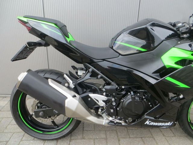 kawasaki - ninja-400