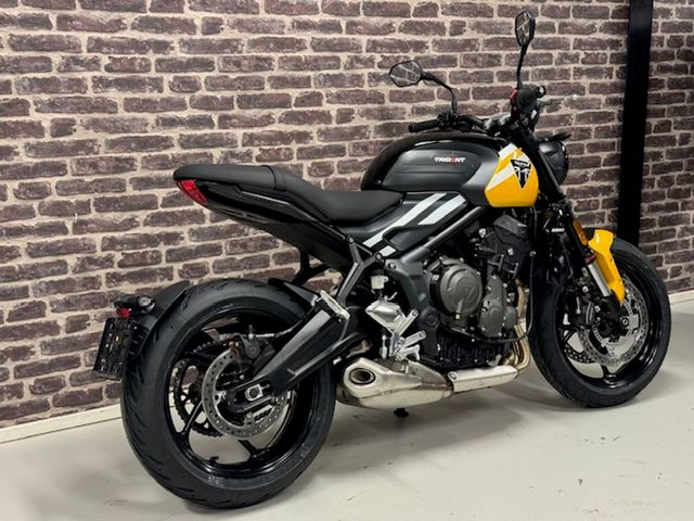triumph - trident-660