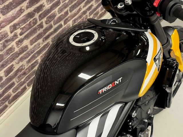 triumph - trident-660
