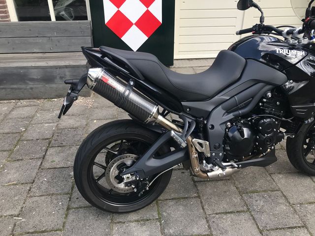 triumph - tiger-1050