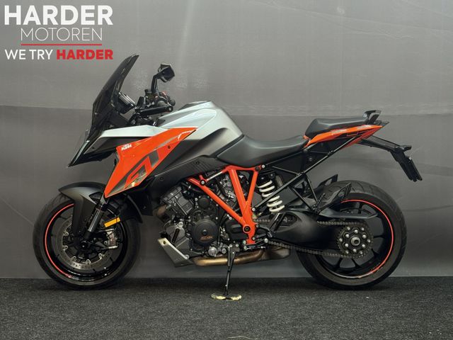 ktm - 1290-super-duke-gt