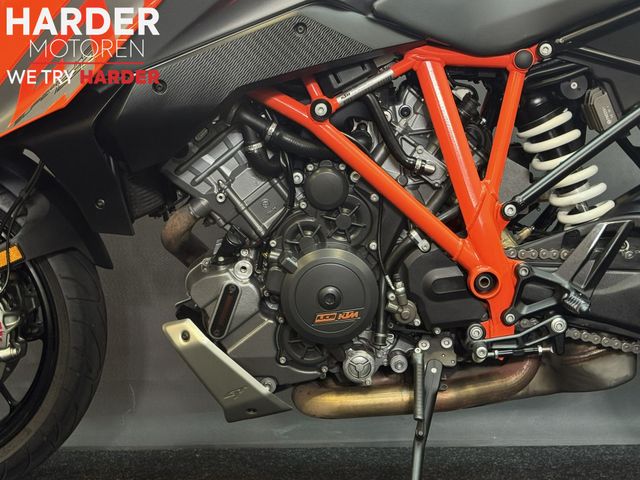 ktm - 1290-super-duke-gt