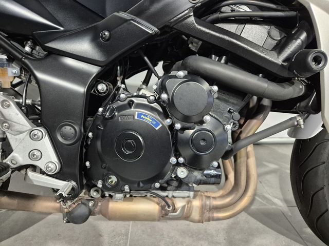 suzuki - gsr-750
