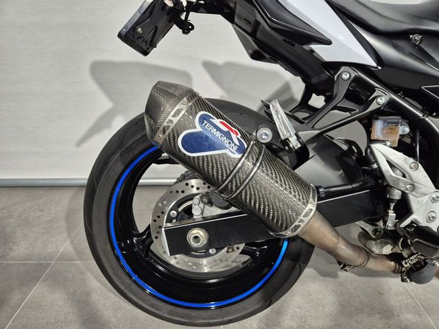 suzuki - gsr-750