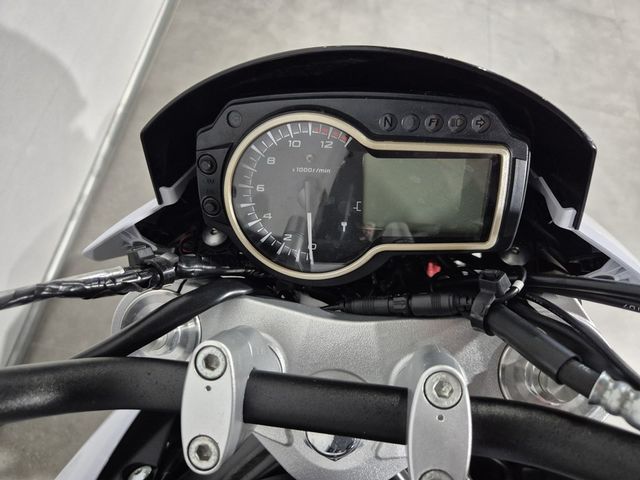 suzuki - gsr-750