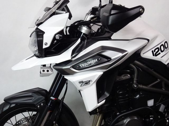 triumph - tiger-1200-xca