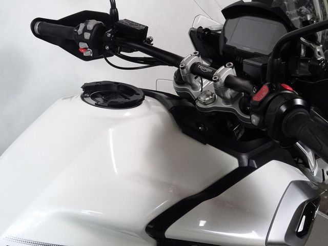 triumph - tiger-1200-xca
