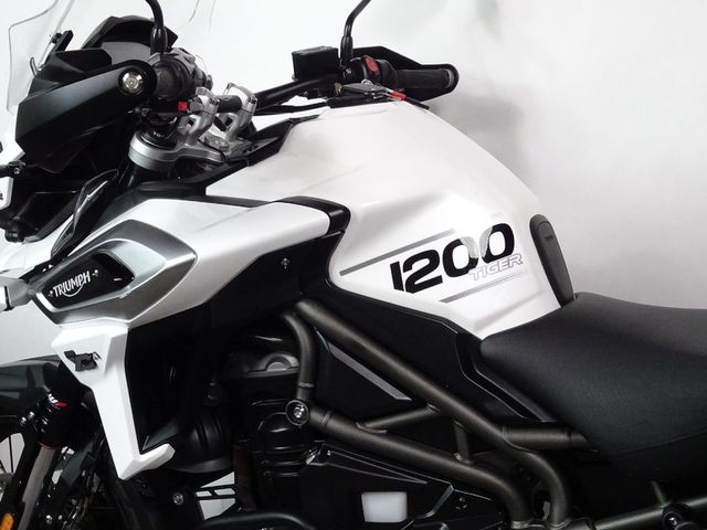 triumph - tiger-1200-xca