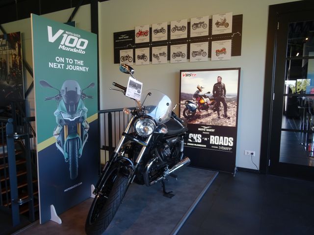 moto-guzzi - v-85-tt