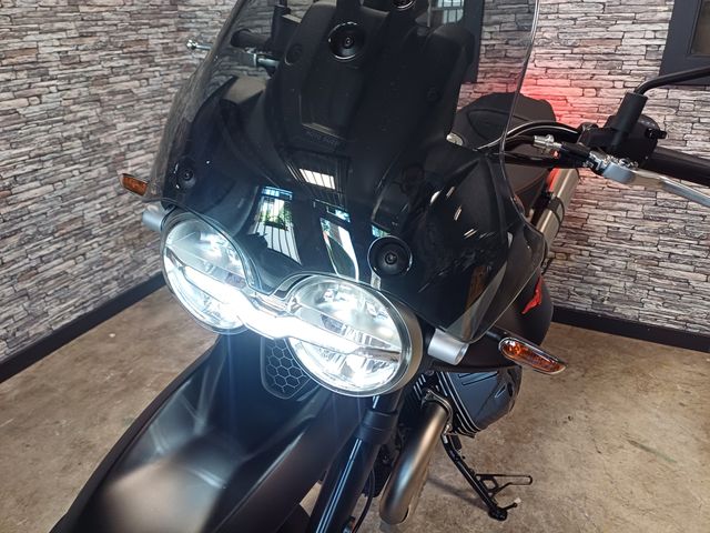 moto-guzzi - v-85-strada
