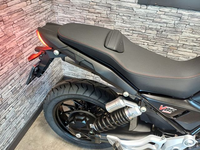 moto-guzzi - v-85-strada