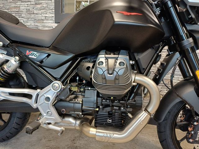 moto-guzzi - v-85-strada
